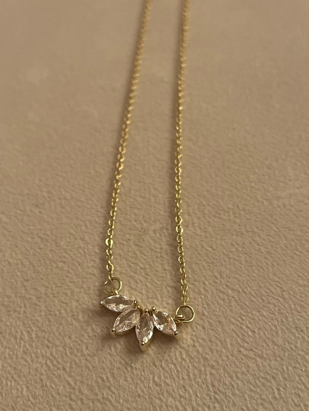 Necklace with faux diamonds